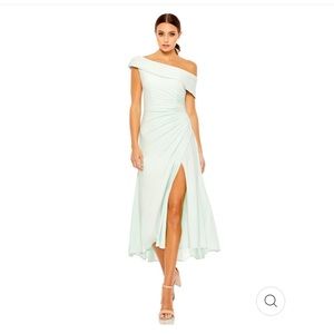 Mac Duggal Ruched Off- The- Shoulder MIDI Dress  Size 8